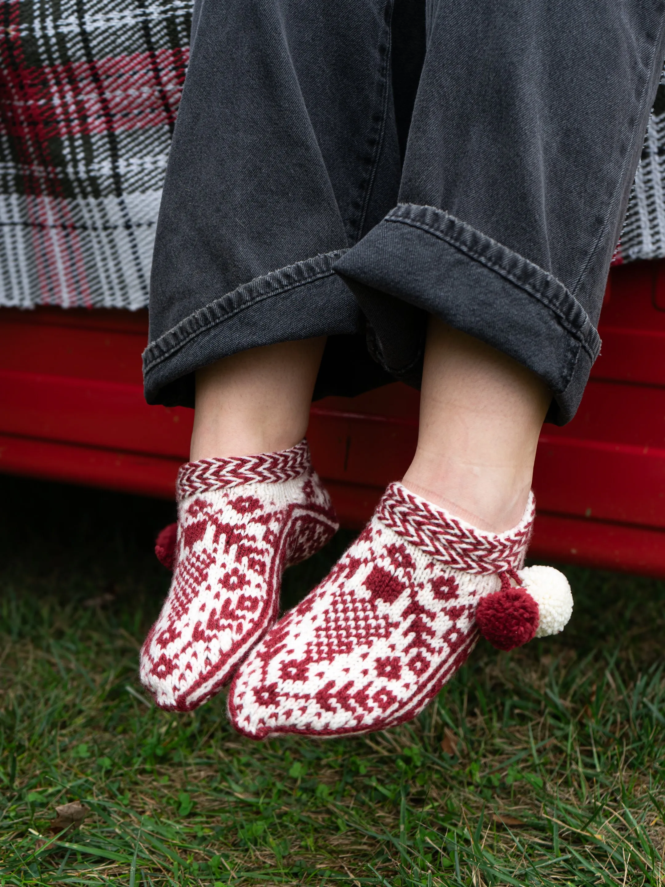 Glad Tidings Slippers by Caitlin Shepherd <br/><small>knitting pattern</small>