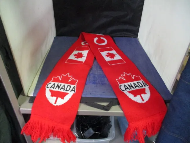 Used Canada Knit Scarf